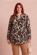 Blouse Serena portée avec accessoires – mode grande taille femme