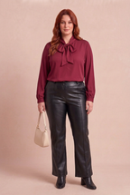 ELINA bordeaux avec BLACKY – mode grande taille femme