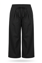 Pantalon NORA noir, vue produit seule – mode grande taille femme