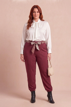 Pantalon SOFTY avec chemise CHARLINE blanche – mode grande taille femme