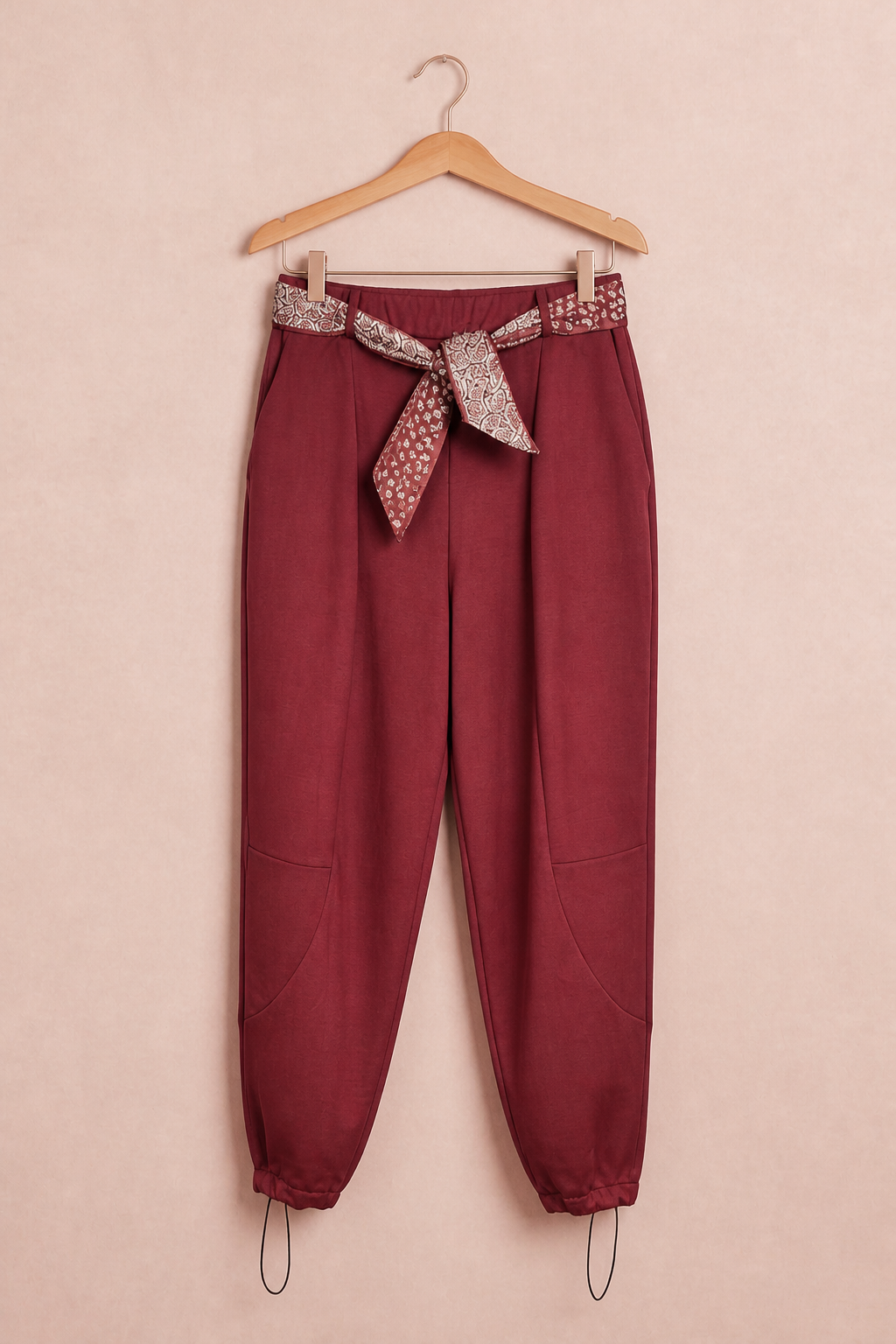Pantalon SOFTY bordeaux grande taille sur cintre