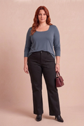 Top BASIC LOU avec WINTERA et sac bordeaux – mode grande taille femme
