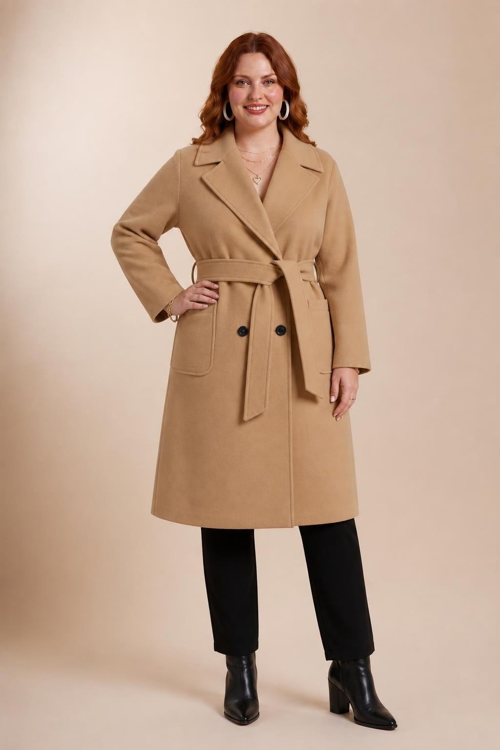 Manteau long ceinturé grande taille ELITE camel porté