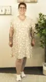 Robe courte à fleurs beige